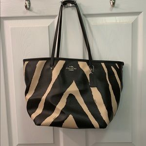 Leather animal print large Coach tote handbag